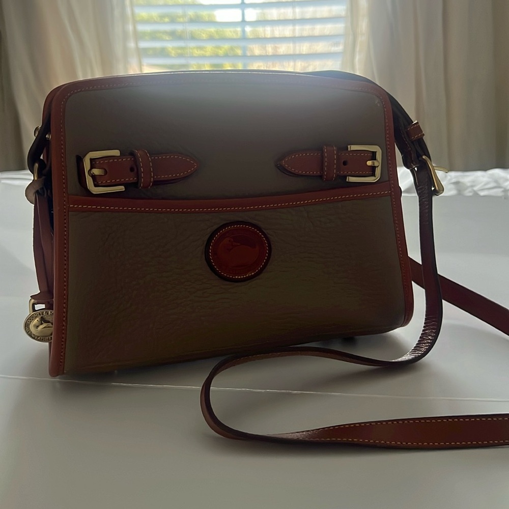 Dooney and bourke crossbody bag